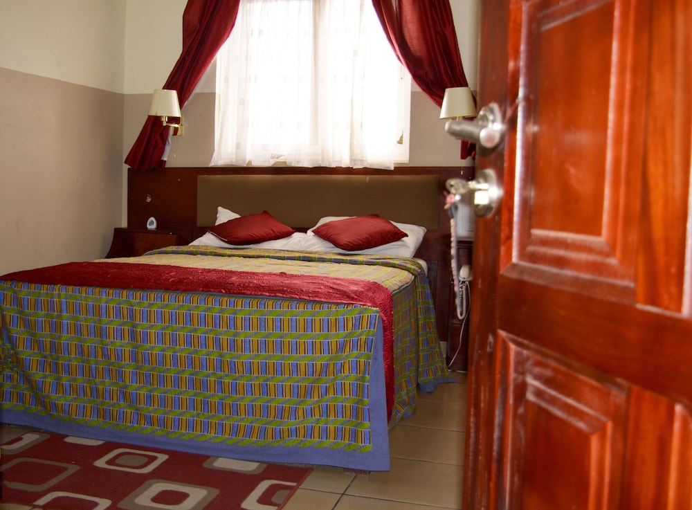 Kunta Kinte Hotel — Accra — photo 3