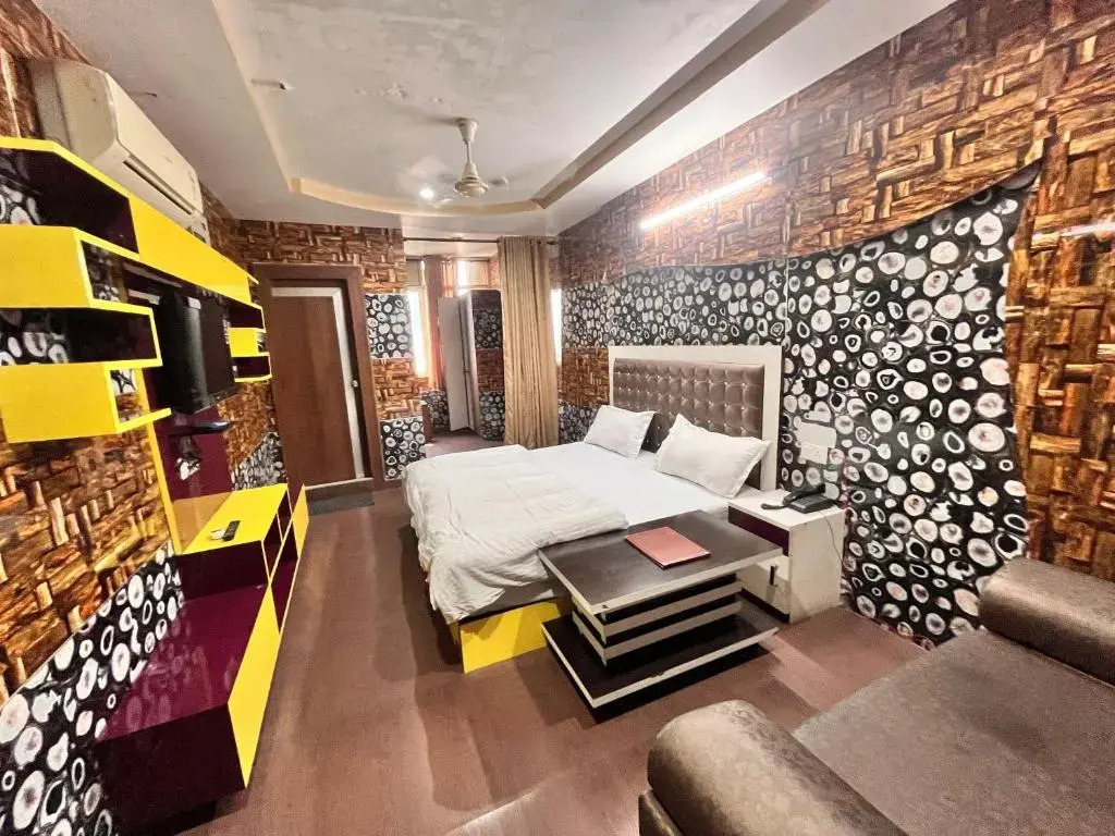 Oyo Hotel Corinthians — hotel near Pantnagar Airport