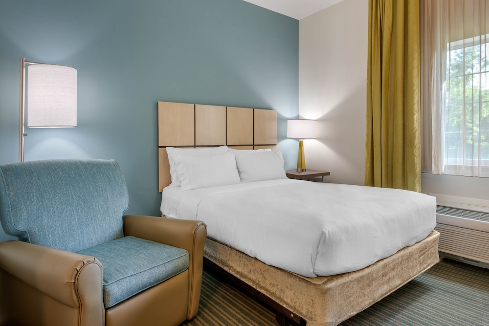 Candlewood Suites Fort Myers Sanibel Gateway by IHG - photo 6