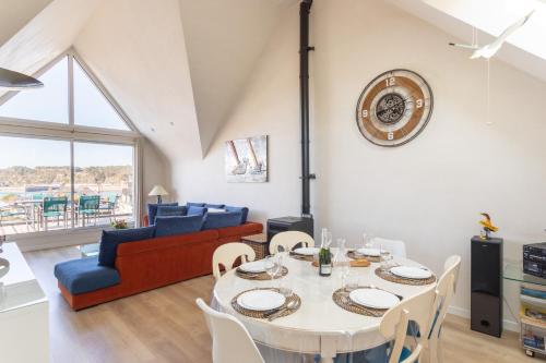 L’Abri Côtier d’Argäe Terrasse vue mer in Erquy, France