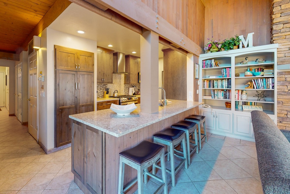 619 Lakefront - photo 33