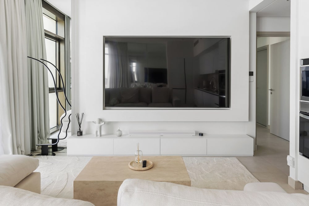 Brand new and stylish 2BR with stunning views Creek Palace — 4-Star Luxury Hotel in Dubai, United Arab Emirates