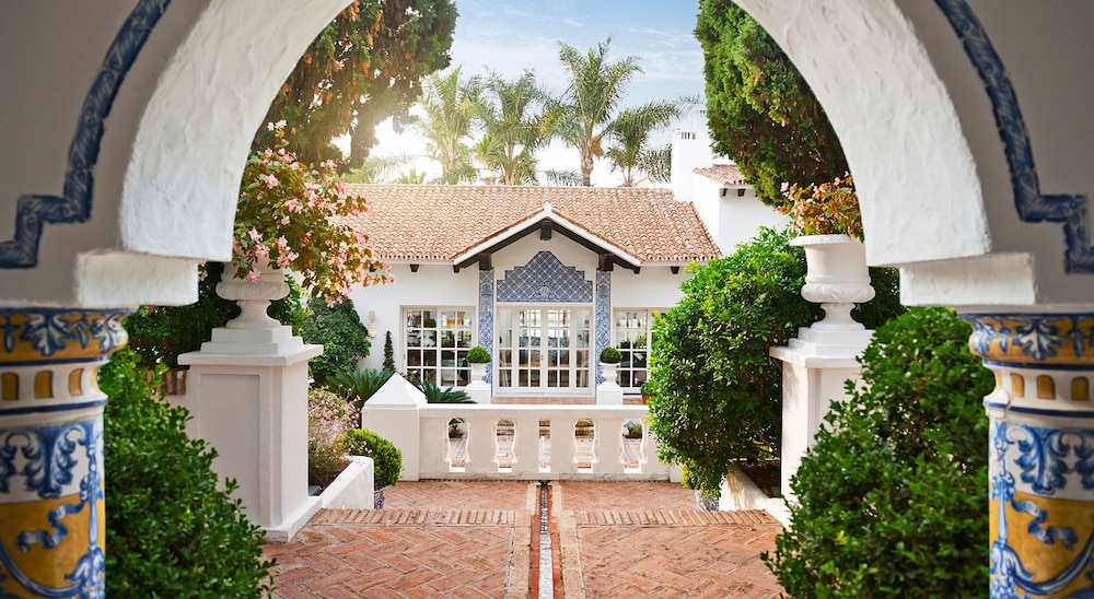 Marbella Club Hotel Golf Resort & Spa — 5-Star Luxury Hotel in Marbella, Spain