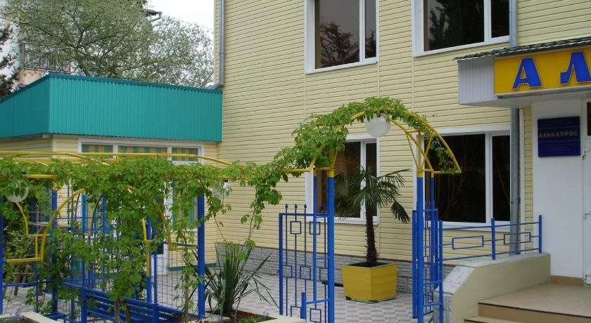 Albatros Hotel — hotel in Novomikhaylovskiy