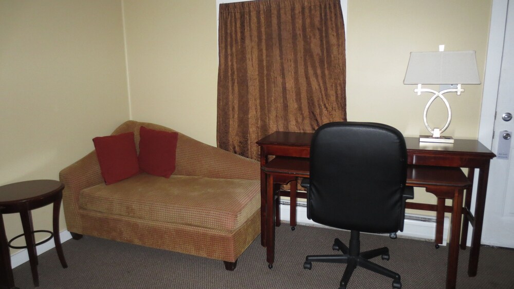 The Villager Motel - photo 26