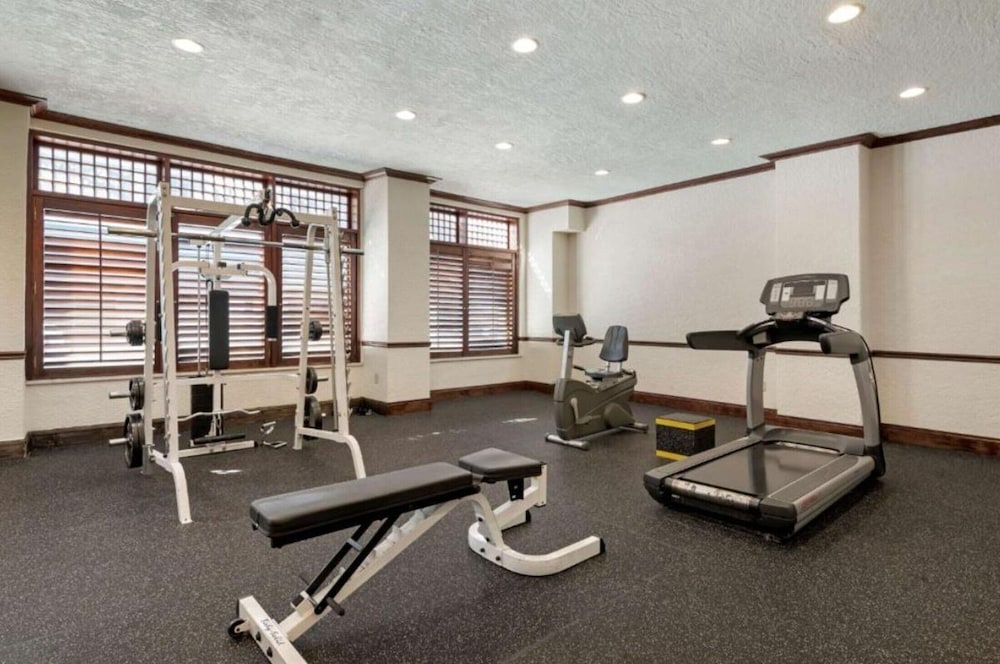 Bposhtels Tampa - photo 26