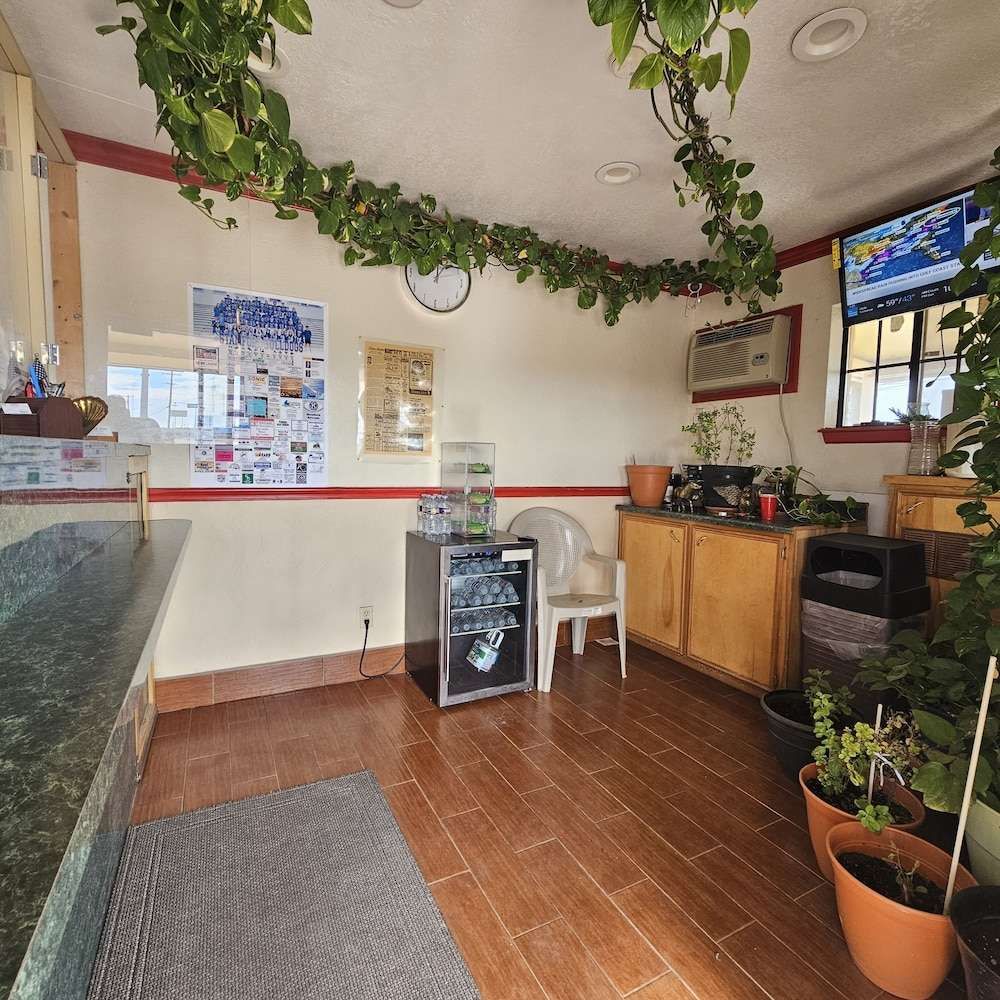 Deluxe Inn Motel - carbon neutral hotel in Stamford