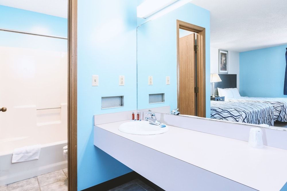 Sky Palace Inn & Suites Wellington - photo 6