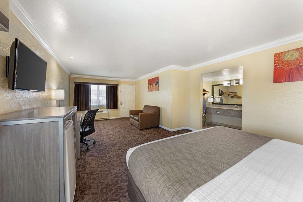 Best Western Hanford Inn - photo 27