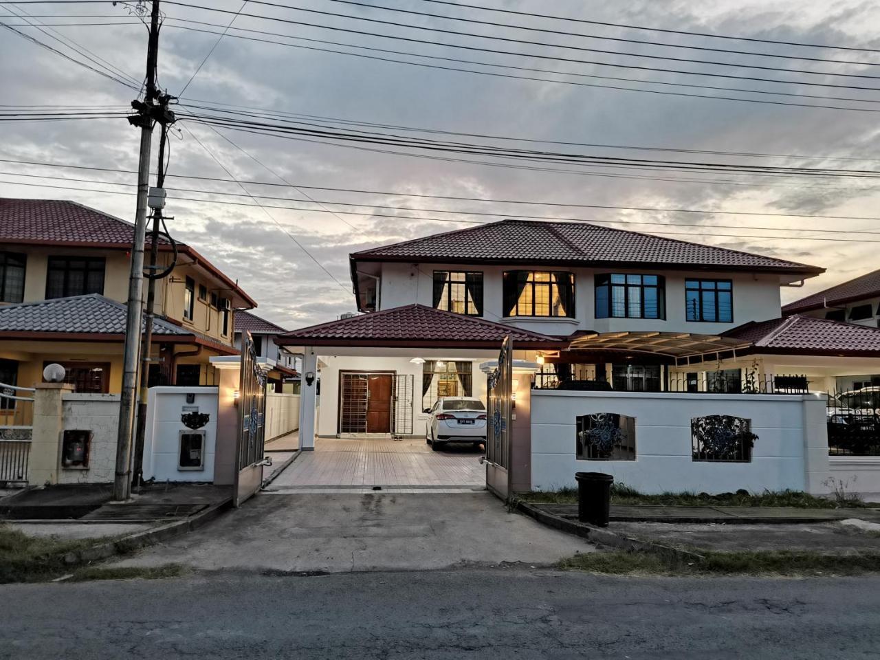 Jiuhao Homestay 九号民宿 15pax Stay Near Airport & City by Greenage — 4-Star Luxury Hotel in Kota Kinabalu, Malaysia