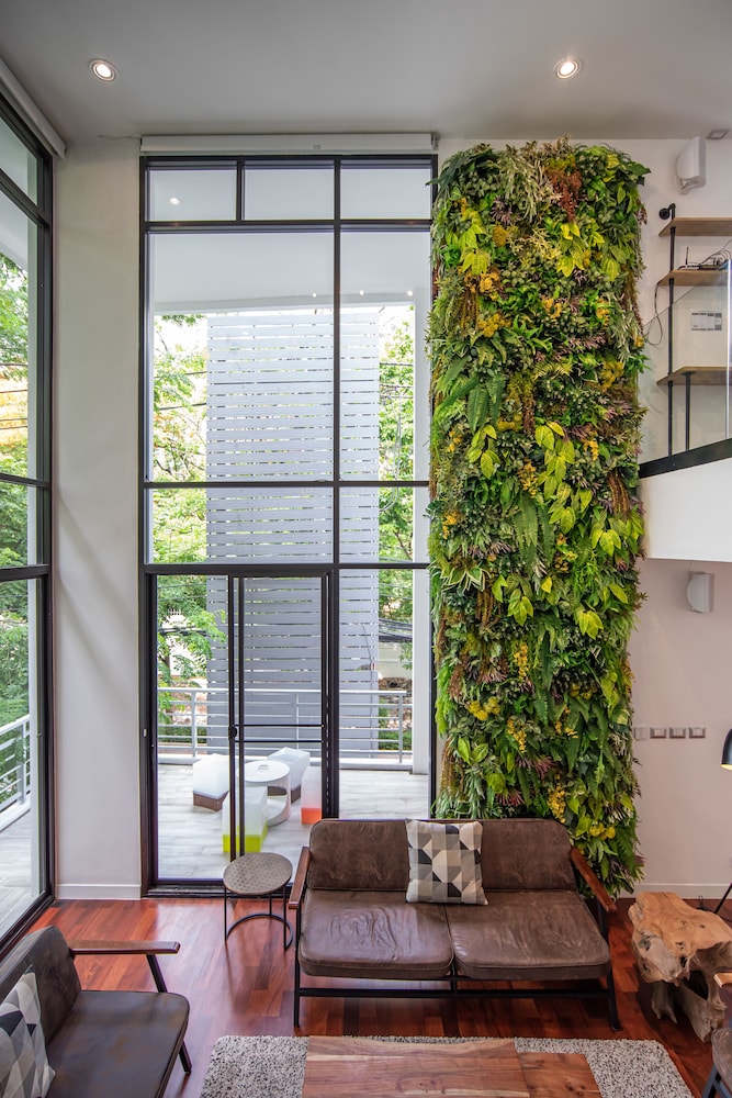 Benviar Tonson Residence — 4-Star Luxury Hotel in Bangkok, Thailand