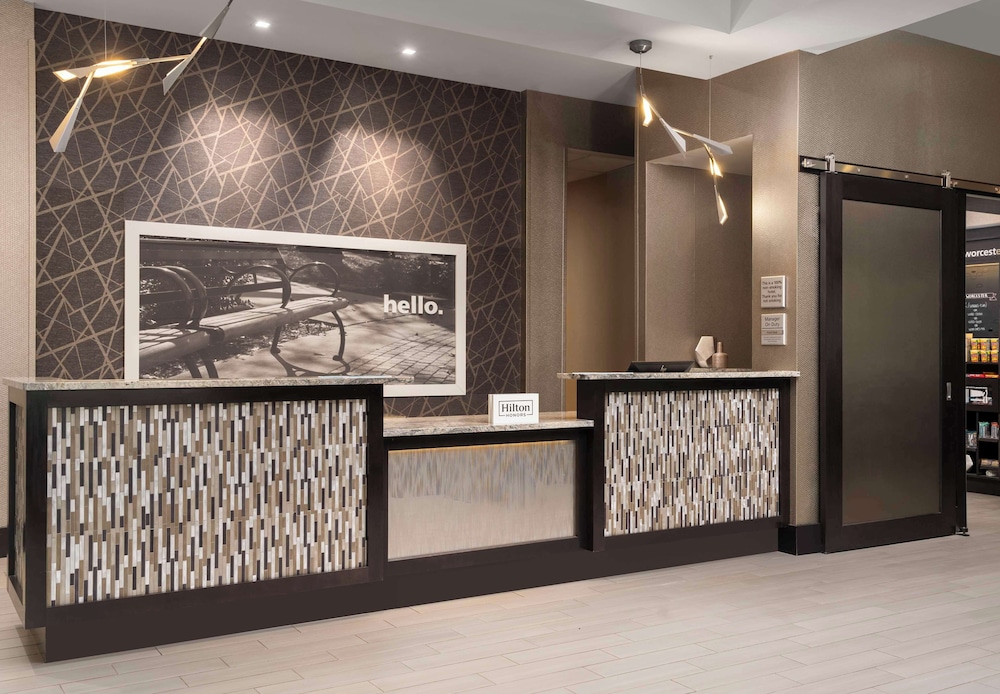 Hampton Inn & Suites Worcester - photo 8