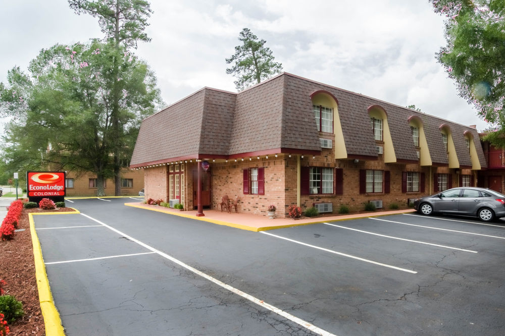 Econo Lodge Colonial - photo 22