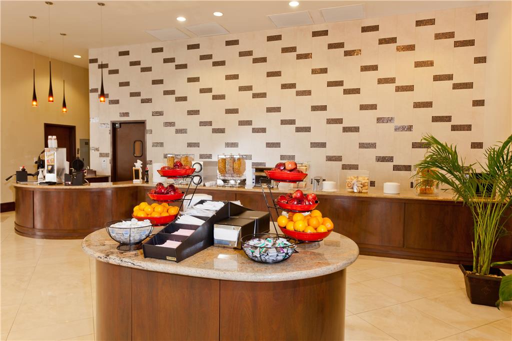 Ramada Plaza Resort & Suites by Wyndham Orlando Intl Drive - photo 17