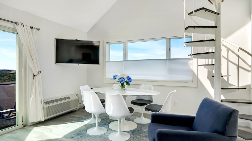 Windward Shores Ocean Resort - photo 5
