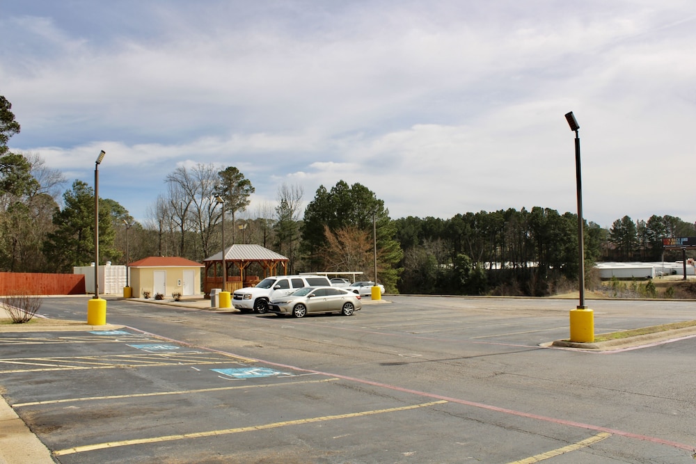 HomeTown Inn & Suites - photo 42