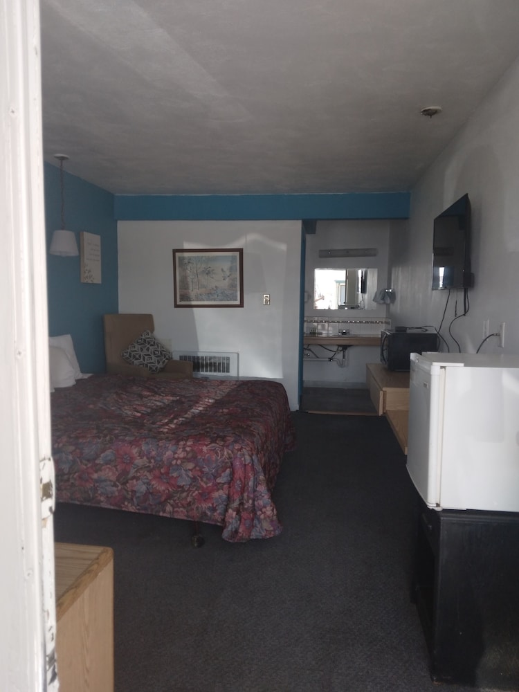 Capri Motel - photo 20