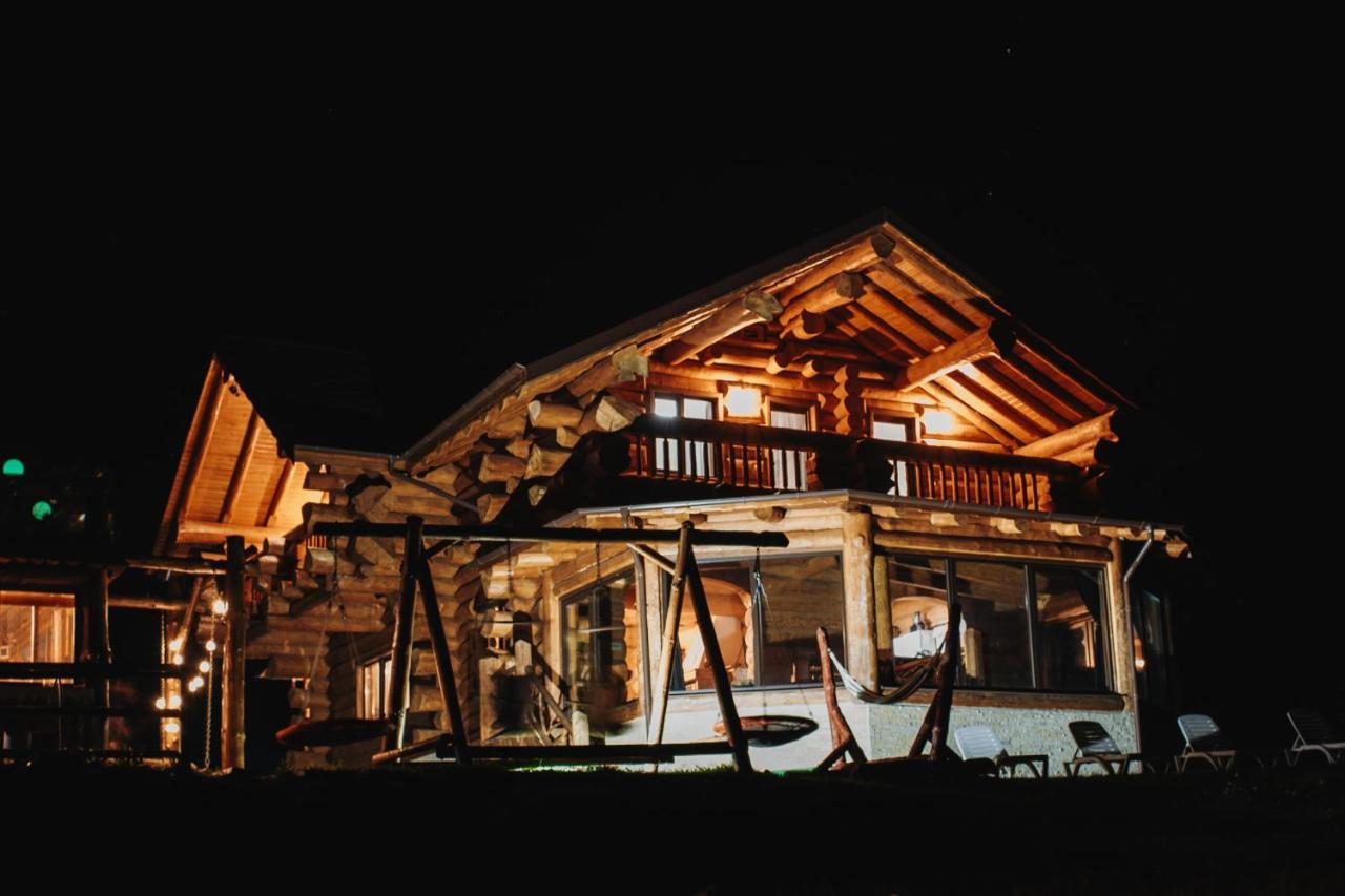 Pensiunea Saranis — 4-Star Luxury Hotel in Belis, Romania