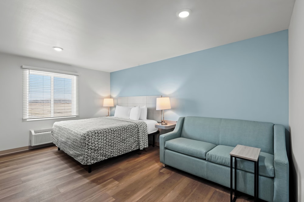 WoodSpring Suites Coralville Iowa City - photo 4