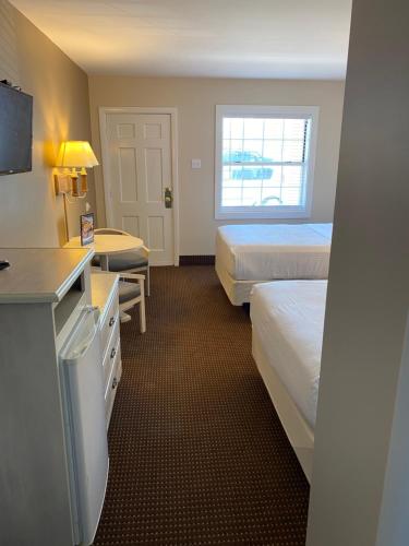 The Admiral Hotel Motel - photo 212