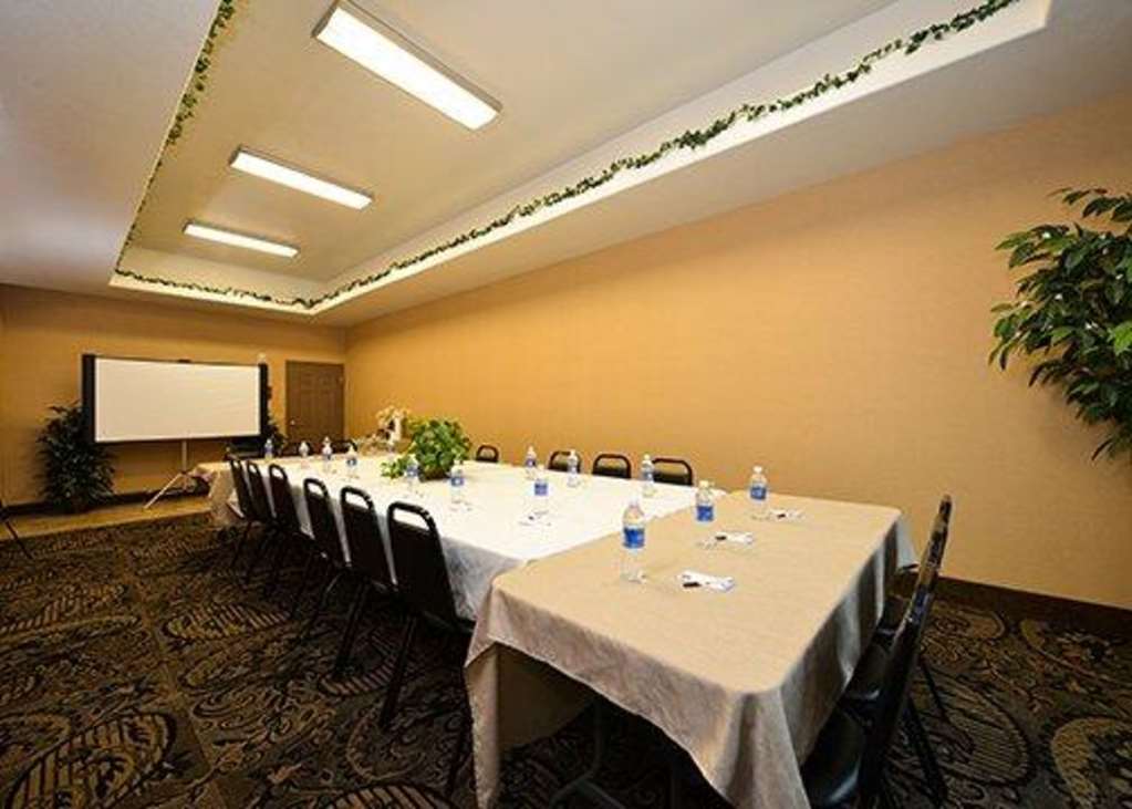 Comfort Suites Bay City East - photo 15