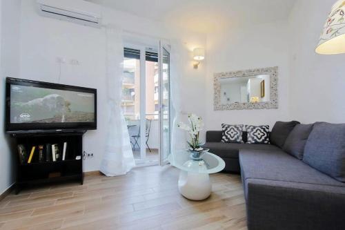 Trastevere 50DUE Apartment — 4-Star Luxury Hotel in Rome, Italy