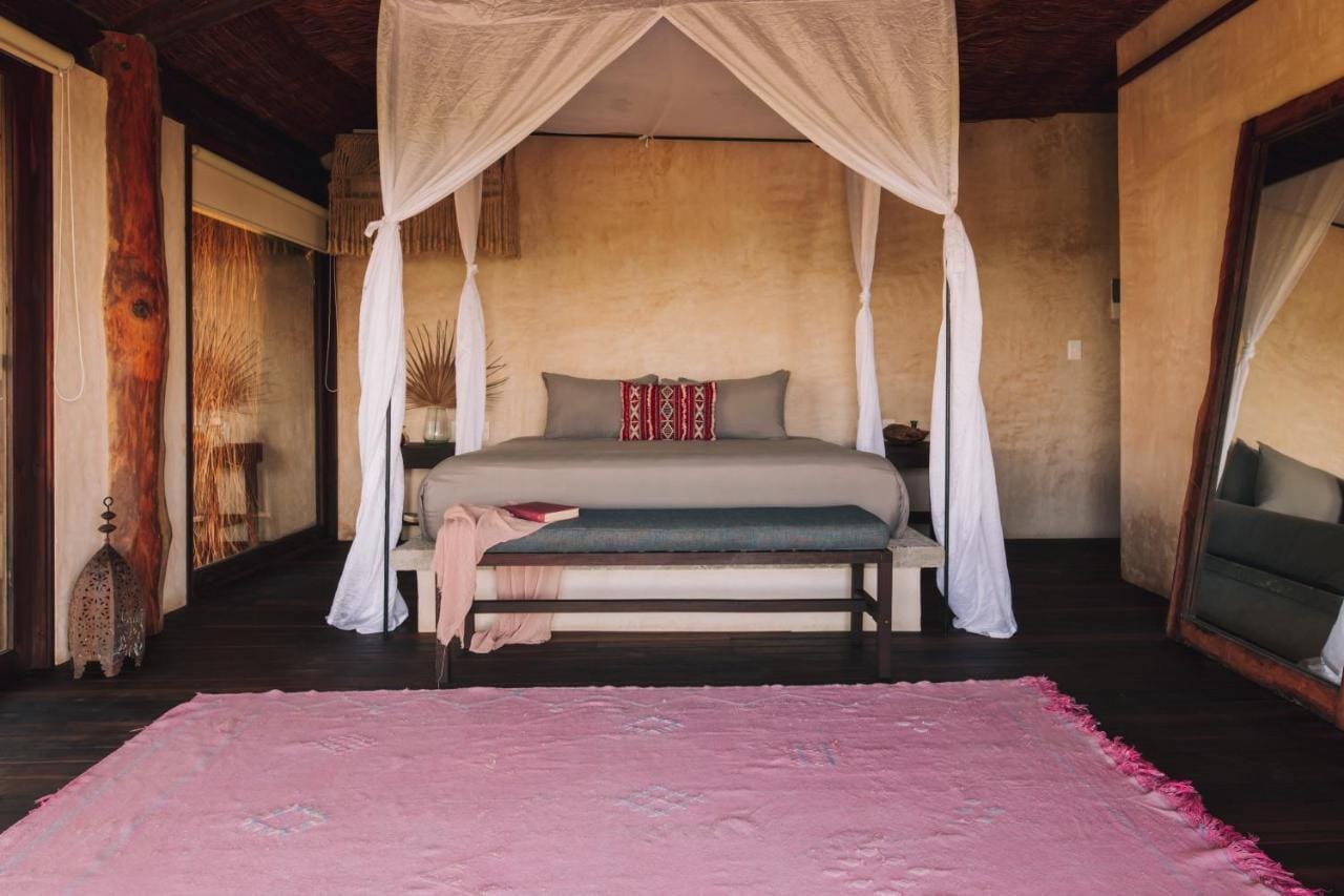 Radhoo Tulum
