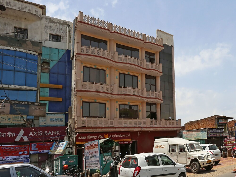 OYO 13852 Hotel Maharana Palace in Mathura, India