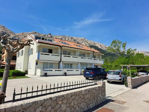 Apartments Fran I — 4-Star Luxury Hotel in Baska, Croatia