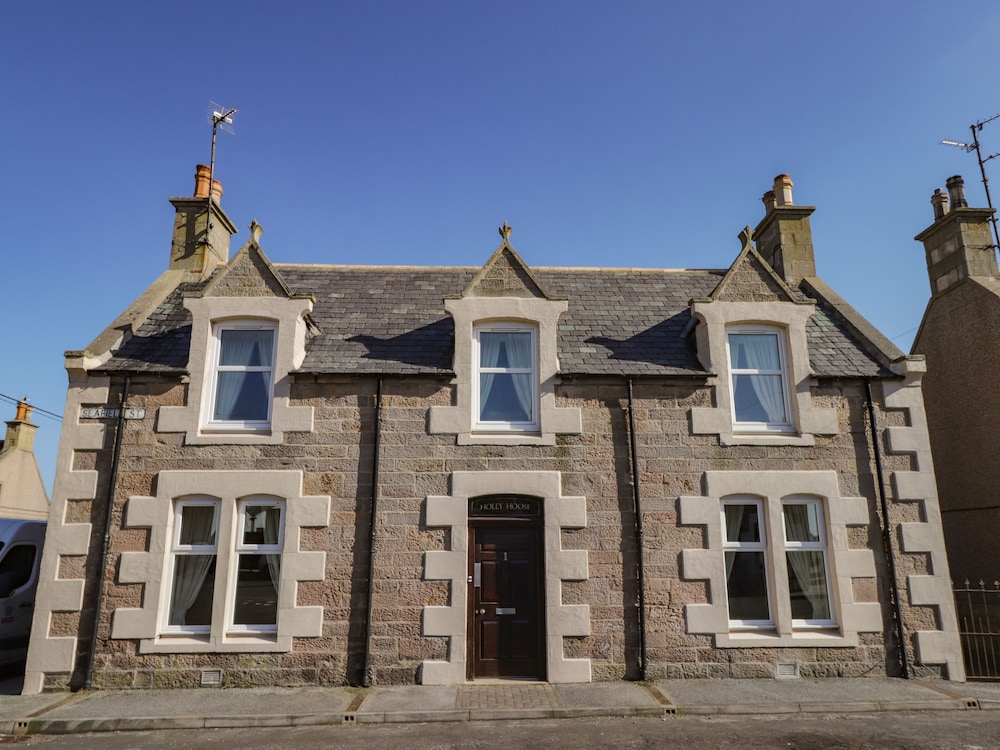 Holly Hoose 10330171 — Buckie