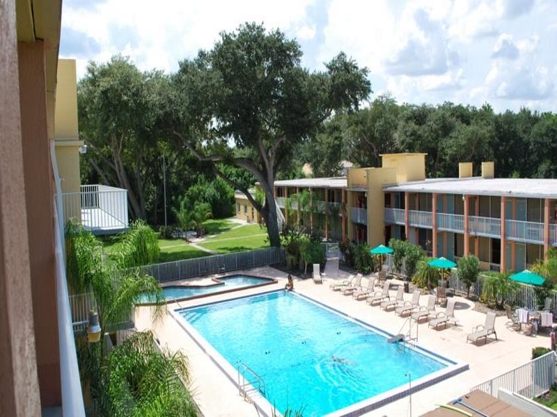 Howard Johnson Inn Tropical Palms Kissimmee - photo 11