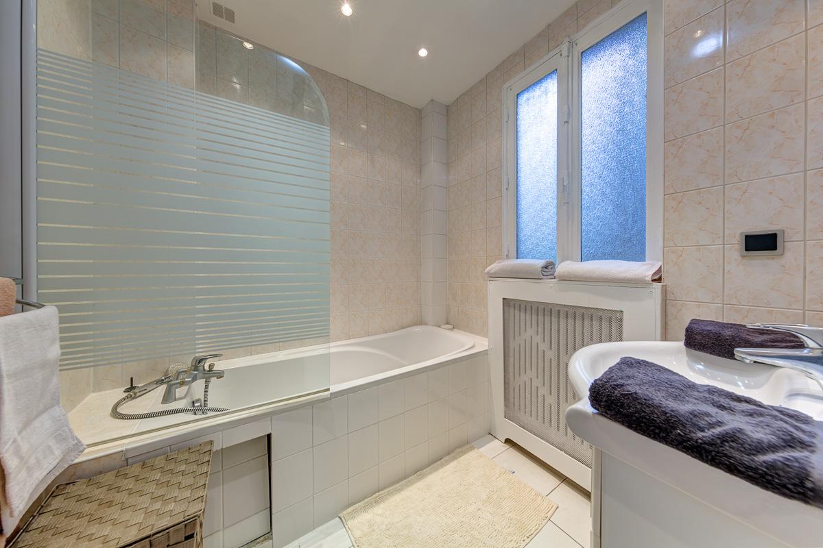 Pelicanstay at Avenue George V Paris — 4-Star Luxury Hotel in Paris, France