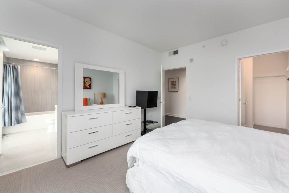 Global Luxury Suites at Reston Town Center - photo 26