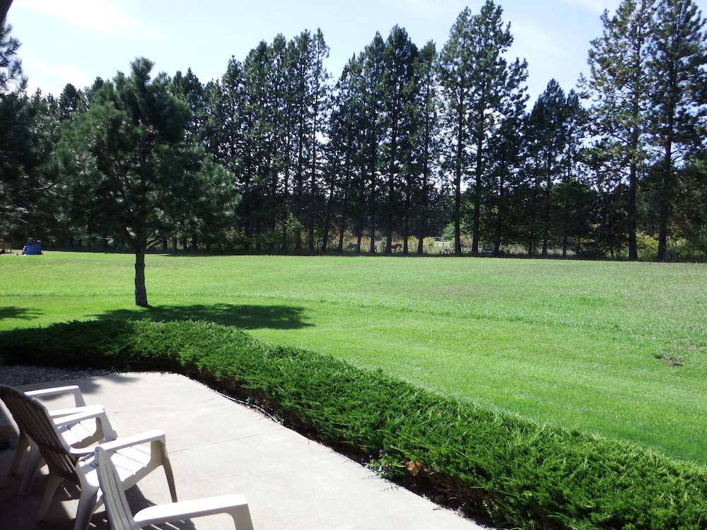 Bad Rock Bed and Breakfast Inn - photo 28