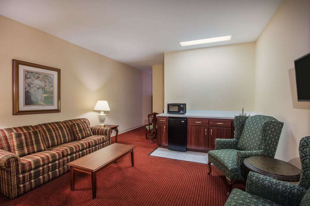 Ramada by Wyndham Ligonier - photo 24