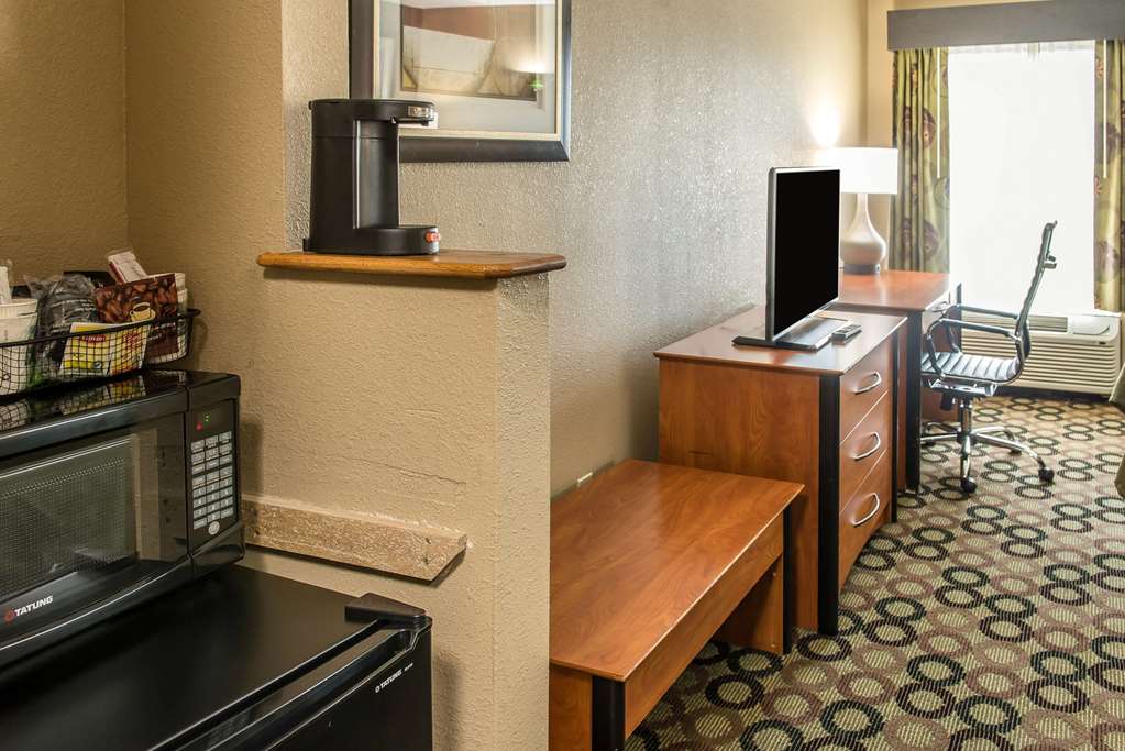 Quality Inn & Suites Columbus West Hilliard - photo 12