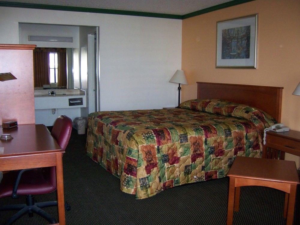 Regency Inn Fairfield - photo 9