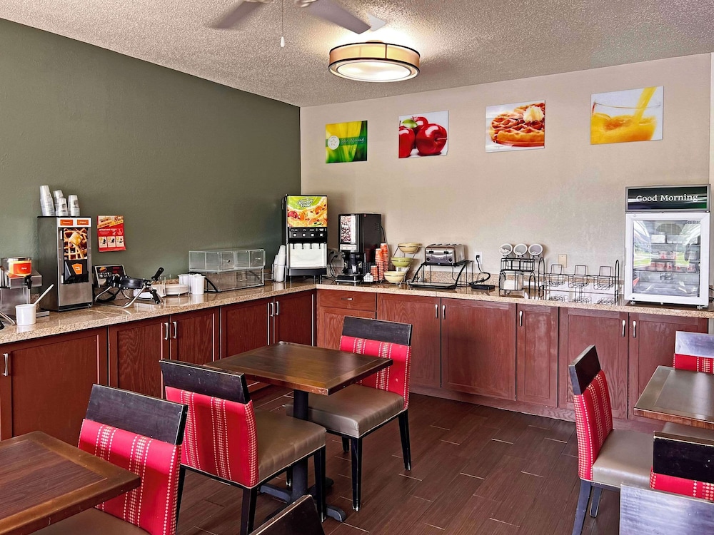 Quality Inn & Suites Green Bay Ashwaubenon - photo 28