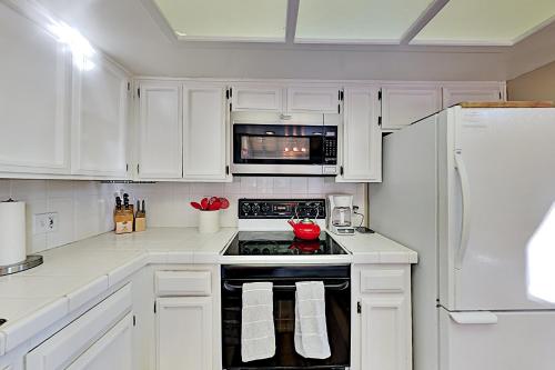 Lake Village Townhouse B