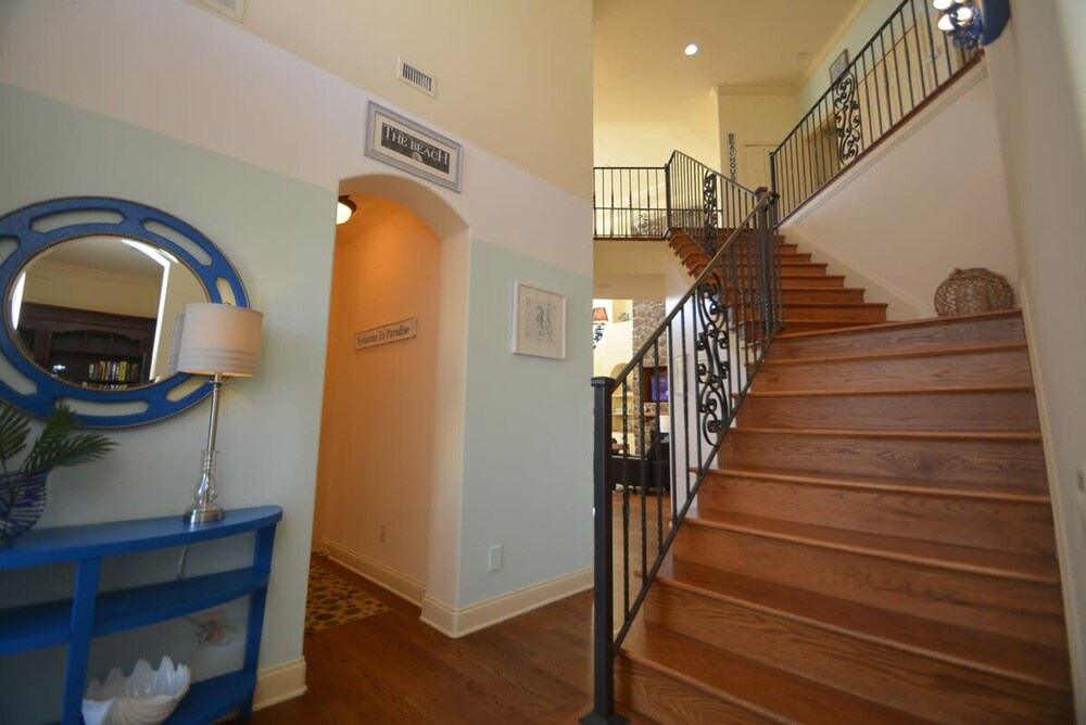 Ocean View Paradise Steps away from the Beach Will Accommodate Up To 10 People including 1 3 Fa - photo 34