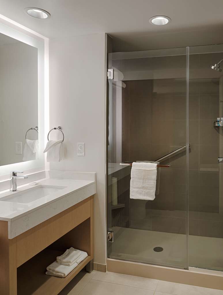 Hyatt House Columbus OSU Short North - photo 16