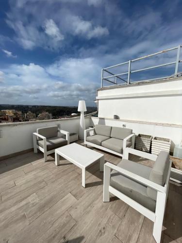 YCH Attico con splendida vista su Villa Ada — 4-Star Luxury Hotel in Rome, Italy