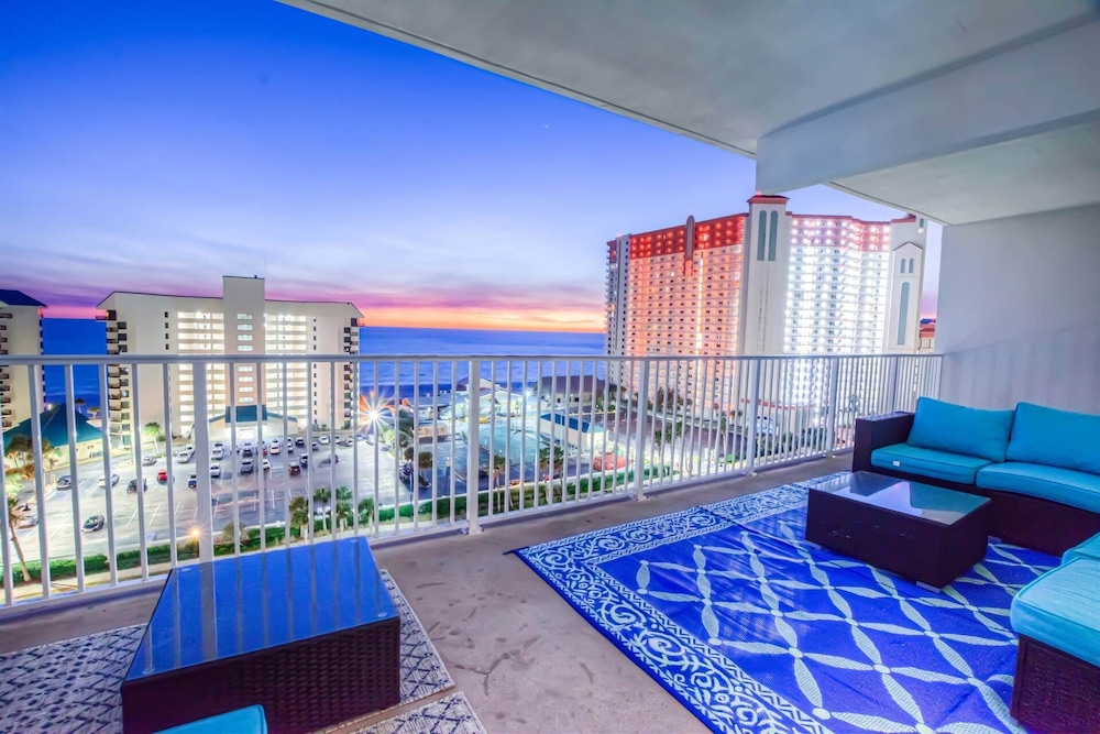 A Shore Thing Stunning Oceanfront Condo — 4-Star Luxury Hotel in Panama City Beach, United States