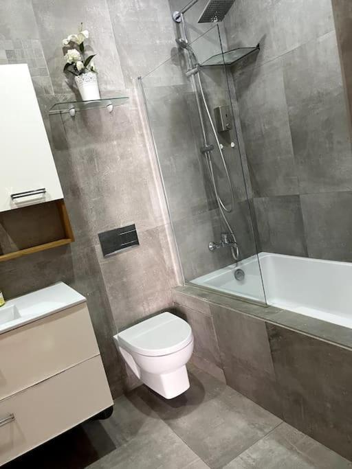 Luxury 3 Bedroom 3 Bathroom Apartment with Pool — Dar Bouazza — photo 4