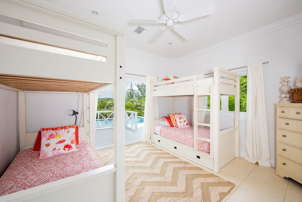 Luxury Villa: Private Beachfront Escape — 4-Star Luxury Hotel in Governor's Harbour, Bahamas