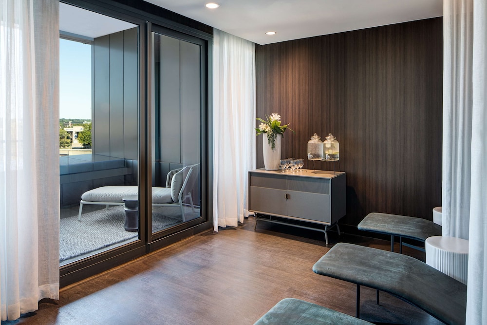 Amway Grand Plaza Curio Collection by Hilton - photo 45
