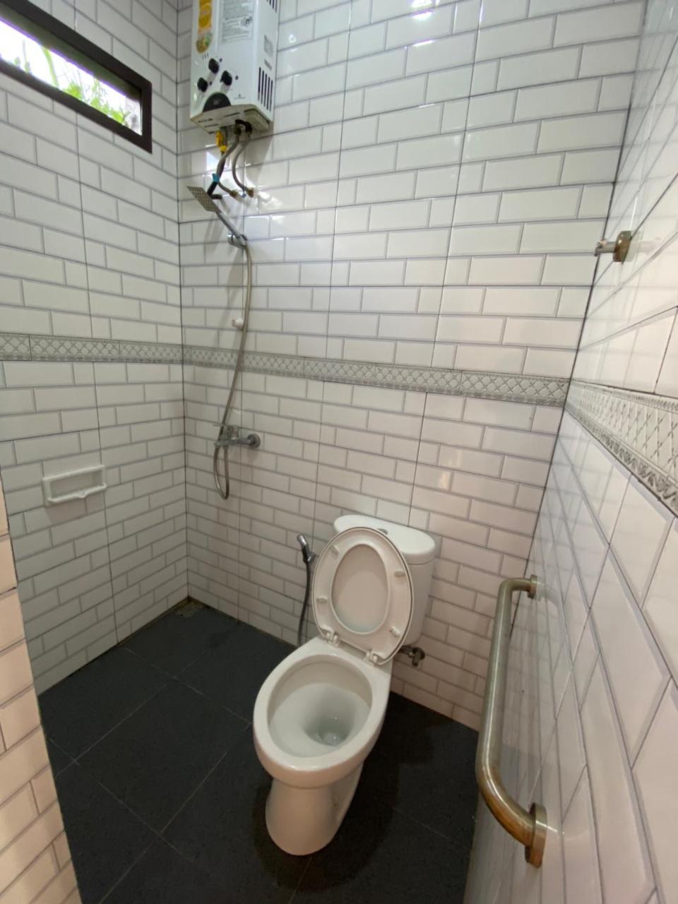 Kamar No 1 — Unknown City — photo 3