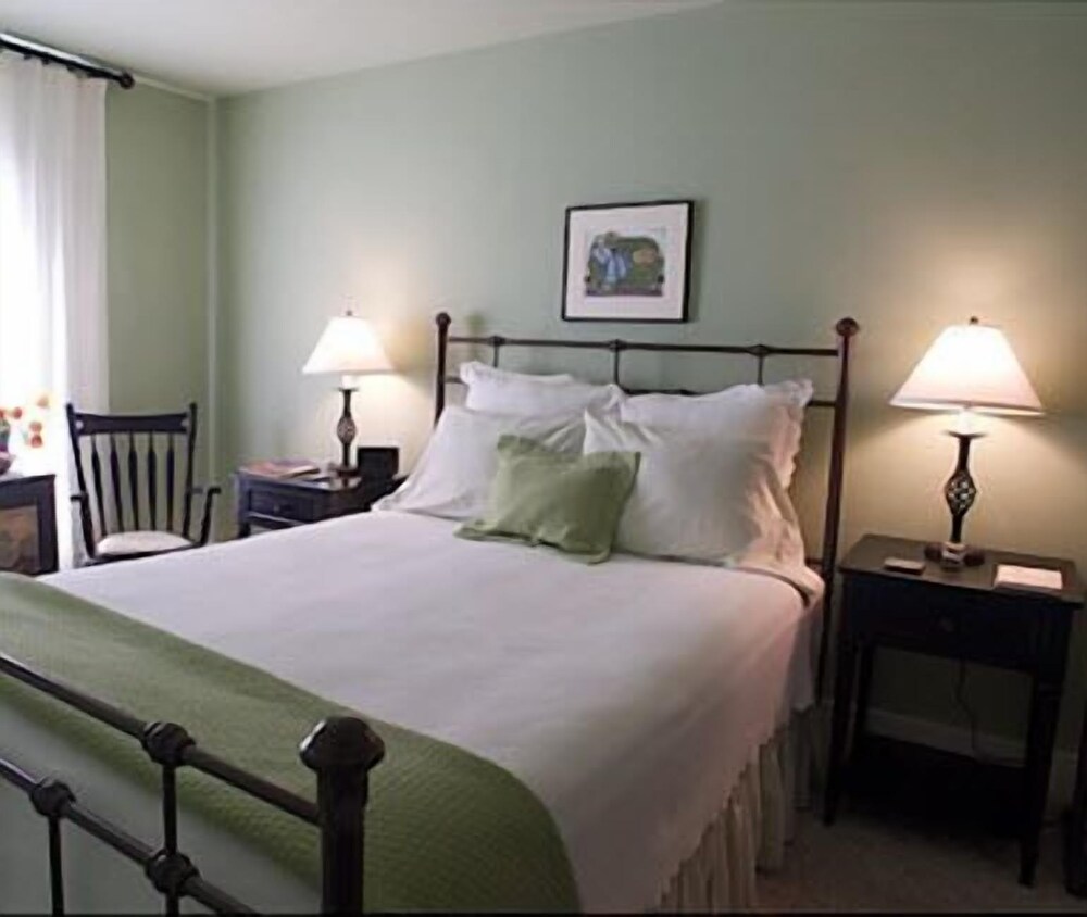 Ardmore Inn - photo 8