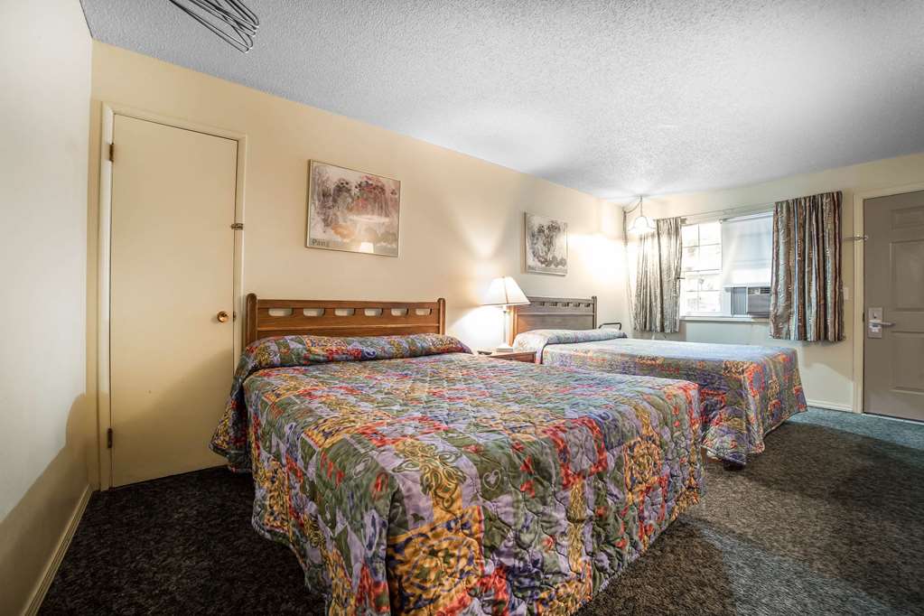 Rodeway Inn La Grande - photo 14