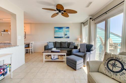 Royal Sands I B3: The Sandcastle by Carolina Beach Realty — 4-Star Luxury Hotel in Carolina Beach, United States